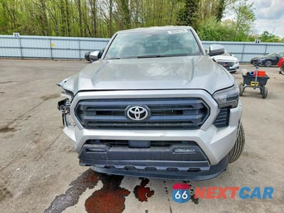Piąte zdjęcie samochodu w środku: 2025 TOYOTA TACOMA SR5 VIN:3TMLB5JN7SM181029 - miniatura