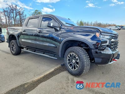 Czwarte zdjęcie samochodu z boku: 2024 CHEVROLET SILVERADO K1500 ZR2 VIN:3GCUDHE84RG362411 - miniatura