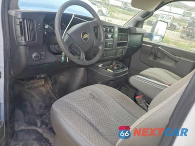 Zdjęcie 8 z 13 samochodu: 2018 CHEVROLET EXPRESS BOX TRUCK VIN:1GB3GSCG3J1332348 - miniatura