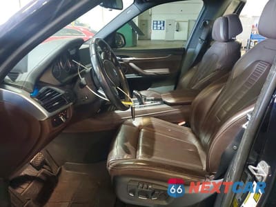 Zdjęcie 7 z 13 samochodu: 2015 BMW X5 XDRIVE35D VIN:5UXKS4C52F0N10407 - miniatura