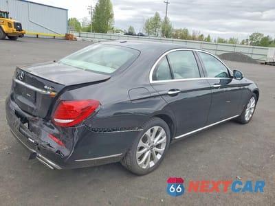 Trzecie zdjęcie samochodu z tyłu: 2017 MERCEDES-BENZ E 300 4MATIC VIN:WDDZF4KBXHA226909 - miniatura
