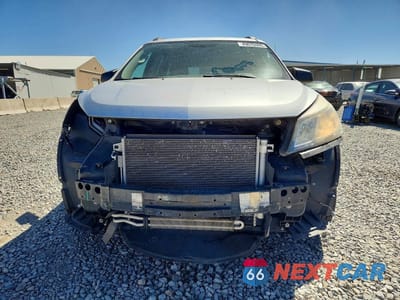 Piąte zdjęcie samochodu w środku: 2017 CHEVROLET TRAVERSE LS VIN:1GNKRFED4HJ286932 - miniatura