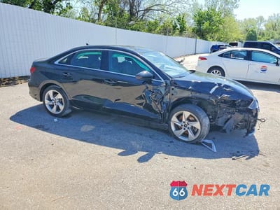 Czwarte zdjęcie samochodu z boku: 2024 AUDI A3 PREMIUM VIN:WAUAUDGYXRA094730 - miniatura