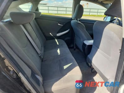 Zdjęcie 10 z 12 samochodu: 2014 TOYOTA PRIUS TWO VIN:JTDKN3DU6E0365301 - miniatura