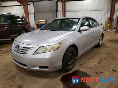2007 TOYOTA CAMRY LE 4T1BE46KX7U635655 - główne zdjęcie licytacji z USA - miniatura