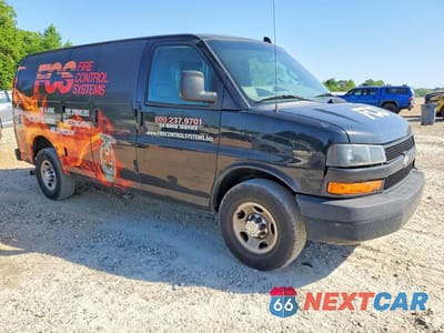 Czwarte zdjęcie samochodu z boku: 2018 CHEV EXPRESS G2500 VIN:1GCWGAFG0J1178938 - miniatura