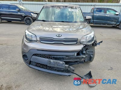 Piąte zdjęcie samochodu w środku: 2019 KIA SOUL BASE VIN:KNDJN2A25K7022846 - miniatura