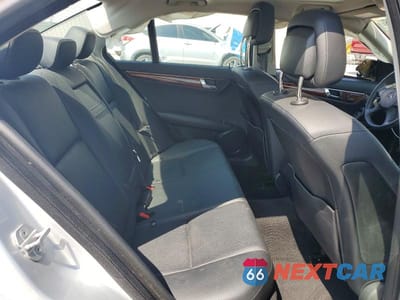 Zdjęcie 10 z 12 samochodu: 2011 MERCEDES-BENZ C 300 4MATIC VIN:WDDGF8BB9BR167732 - miniatura