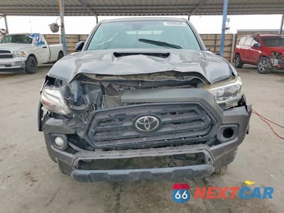 Piąte zdjęcie samochodu w środku: 2023 TOYOTA TACOMA SR5 V6 VIN:3TMBZ5DN3PM038606 - miniatura