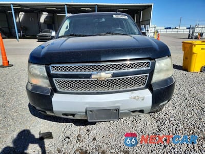 Piąte zdjęcie samochodu w środku: 2008 CHEVROLET SUBURBAN K1500 LS VIN:3GNFK163X8G236004 - miniatura