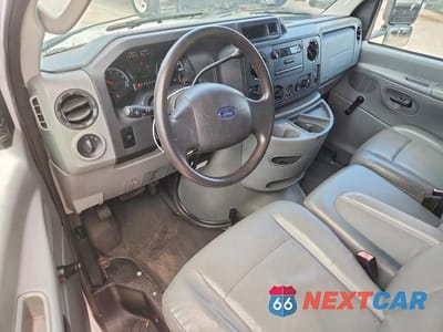 Zdjęcie 8 z 13 samochodu: 2011 FORD ECONOLINE E450 SUPER DUTY CUTAWAY VAN VIN:1FDXE4FS8BDA96693 - miniatura