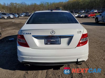 Zdjęcie 6 z 12 samochodu: 2010 MERCEDES-BENZ C 300 VIN:WDDGF5EB7AA396711 - miniatura