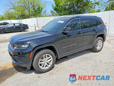 2023 JEEP GRAND CHEROKEE LAREDO 1C4RJHAG1P8883133 - główne zdjęcie licytacji z USA - miniatura