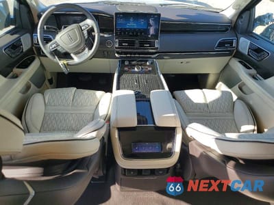 Zdjęcie 8 z 13 samochodu: 2023 LINCOLN NAVIGATOR BLACK LABEL VIN:5LMJJ2TG5PEL15856 - miniatura
