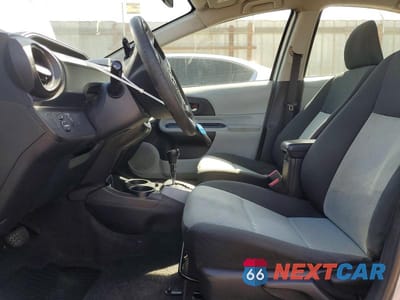 Zdjęcie 7 z 13 samochodu: 2013 TOYOTA PRIUS C THREE VIN:JTDKDTB31D1057684 - miniatura
