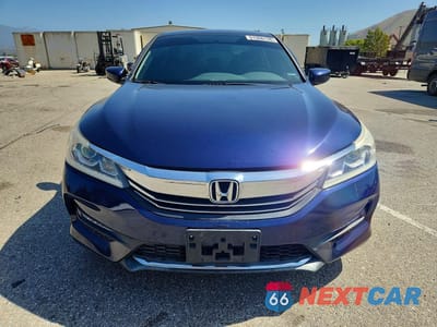 Piąte zdjęcie samochodu w środku: 2017 HONDA ACCORD SPORT VIN:1HGCR2F50HA302445 - miniatura