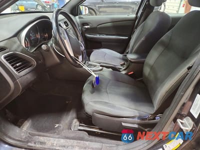Zdjęcie 7 z 12 samochodu: 2011 CHRYSLER 200 TOURING VIN:1C3BC1FB9BN590109 - miniatura