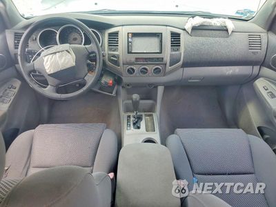 Zdjęcie 8 z 11 samochodu: 2005 TOYOTA TACOMA DOUBLE CAB VIN:5TELU42N45Z074773 - miniatura