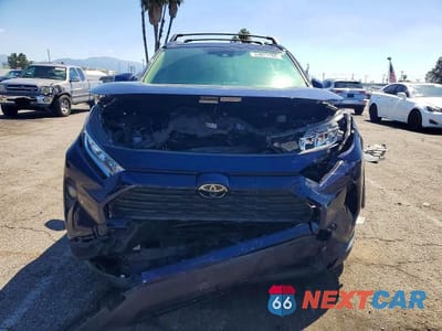 Piąte zdjęcie samochodu w środku: 2020 TOYOTA RAV4 XLE VIN:JTMP1RFV6LD056993 - miniatura