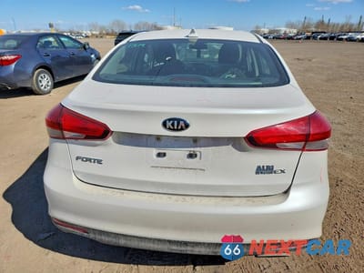 Zdjęcie 6 z 13 samochodu: 2017 KIA FORTE EX VIN:3KPFL4A8XHE073778 - miniatura