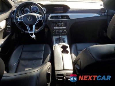 Zdjęcie 8 z 11 samochodu: 2013 MERCEDES-BENZ C 300 4MATIC VIN:WDDGF8AB8DR282567 - miniatura