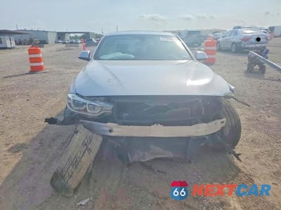 Piąte zdjęcie samochodu w środku: 2018 BMW 340 I VIN:WBA8B3G58JNV01347 - miniatura