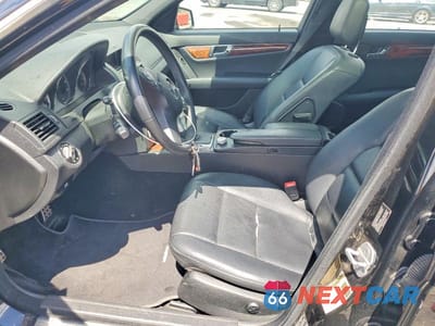 Zdjęcie 7 z 12 samochodu: 2010 MERCEDES-BENZ C 300 4MATIC VIN:WDDGF8BB4AR105699 - miniatura