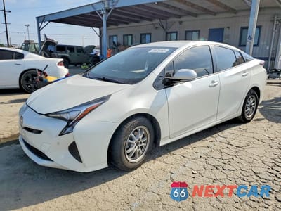 2018 TOYOTA PRIUS THREE JTDKARFU2J3067185 - główne zdjęcie licytacji z USA - miniatura