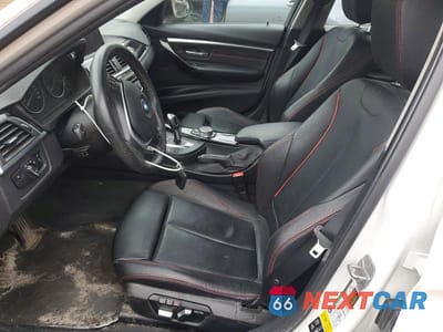 Zdjęcie 7 z 12 samochodu: 2016 BMW 320 XI VIN:WBA8E5G56GNT94505 - miniatura