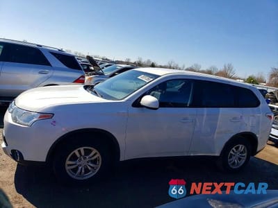 2015 MITSUBISHI OUTLANDER ES JA4AD2A36FZ603465 - główne zdjęcie licytacji z USA - miniatura