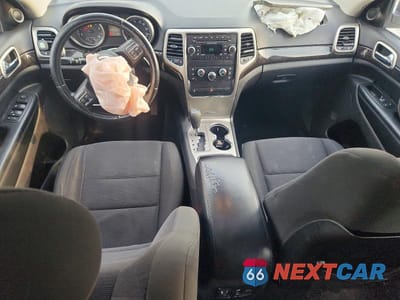 Zdjęcie 8 z 11 samochodu: 2012 JEEP GRAND CHEROKEE LAREDO VIN:1C4RJFAG3CC149637 - miniatura