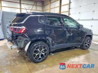Trzecie zdjęcie samochodu z tyłu: 2025 JEEP COMPASS LIMITED VIN:3C4NJDCN3ST577290 - miniatura