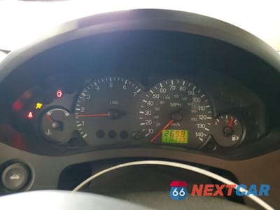 Zdjęcie 9 z 12 samochodu: 2005 FORD FOCUS ZX5 VIN:3FAFP37N85R110073 - miniatura