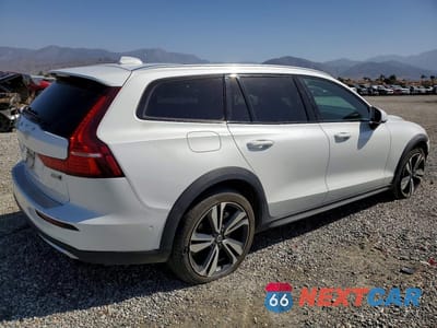 Trzecie zdjęcie samochodu z tyłu: 2023 VOLVO V60 CROSS COUNTRY PLUS VIN:YV4L12WZ7P2107098 - miniatura