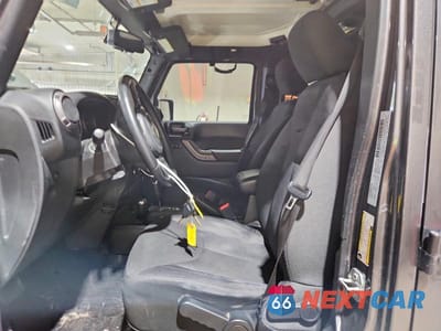 Zdjęcie 7 z 13 samochodu: 2018 JEEP WRANGLER UNLIMITED SPORT VIN:1C4BJWDG7JL816249 - miniatura
