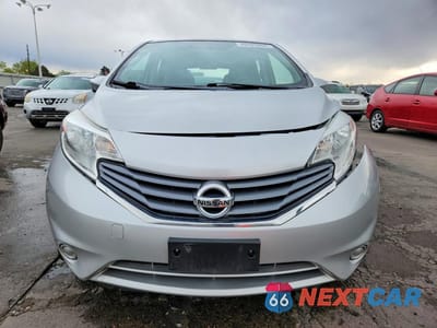 Piąte zdjęcie samochodu w środku: 2016 NISSAN VERSA NOTE SV VIN:3N1CE2CP1GL401785 - miniatura