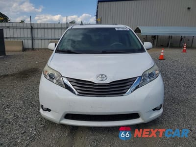 Piąte zdjęcie samochodu w środku: 2013 TOYOTA SIENNA XLE 8-PASSENGER VIN:5TDYK3DC8DS306854 - miniatura