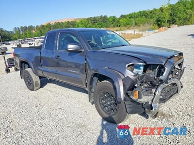 Czwarte zdjęcie samochodu z boku: 2020 TOYOTA TACOMA SR5 V6 VIN:5TFSZ5AN5LX226925 - miniatura