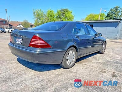 Czwarte zdjęcie samochodu z boku: 2003 MERCEDES-BENZ S 500 VIN:WDBNG75J03A333579 - miniatura