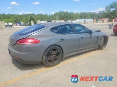 Trzecie zdjęcie samochodu z tyłu: 2016 PORSCHE PANAMERA 2 VIN:WP0AA2A71GL001109 - miniatura