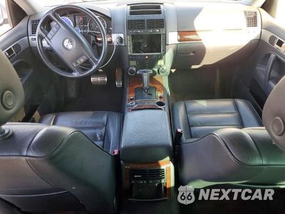 Zdjęcie 8 z 12 samochodu: 2006 VOLKSWAGEN TOUAREG 4.2 VIN:WVGZM77L16D054733 - miniatura