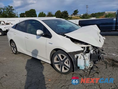 Czwarte zdjęcie samochodu z boku: 2016 TOYOTA PRIUS THREE TOURING VIN:JTDKARFU0G3008810 - miniatura