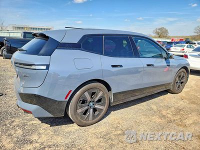 Trzecie zdjęcie samochodu z tyłu: 2023 BMW IX XDRIVE50 VIN:WB523CF00PCM96768 - miniatura