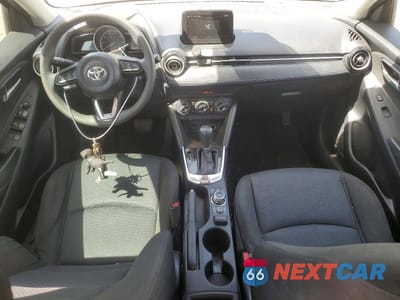 Zdjęcie 8 z 12 samochodu: 2019 TOYOTA YARIS LE VIN:3MYDLBYV7KY504916 - miniatura