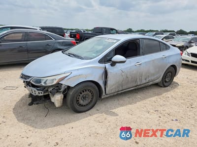 2018 CHEVROLET CRUZE LS 1G1BC5SM3J7216293 - główne zdjęcie licytacji z USA - miniatura