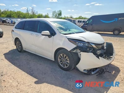 Czwarte zdjęcie samochodu z boku: 2025 TOYOTA SIENNA LE 8-PASSENGER VIN:5TDKRKEC0SS273078 - miniatura