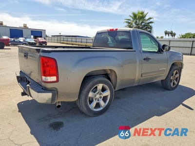 Trzecie zdjęcie samochodu z tyłu: 2013 GMC SIERRA C1500 SLE VIN:1GTN1VE03DZ205239 - miniatura