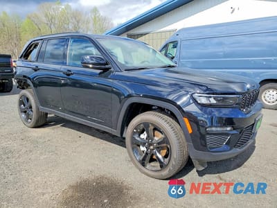 Czwarte zdjęcie samochodu z boku: 2023 JEEP GRAND CHEROKEE LIMITED VIN:1C4RJHBG8PC504821 - miniatura