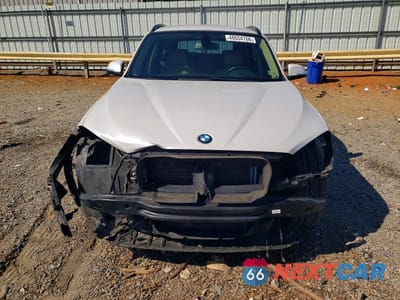 Piąte zdjęcie samochodu w środku: 2015 BMW X1 XDRIVE28I VIN:WBAVL1C5XFVY25403 - miniatura