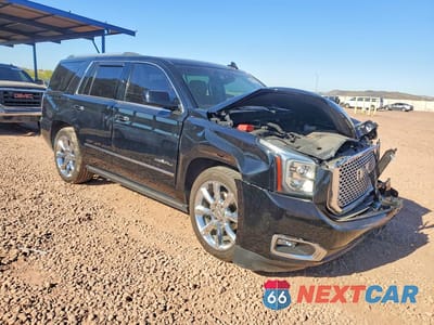 Czwarte zdjęcie samochodu z boku: 2016 GMC YUKON DENALI VIN:1GKS2CKJ7GR143435 - miniatura